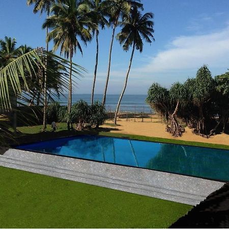 Coco Royal Beach Resort Kalutara Exterior photo