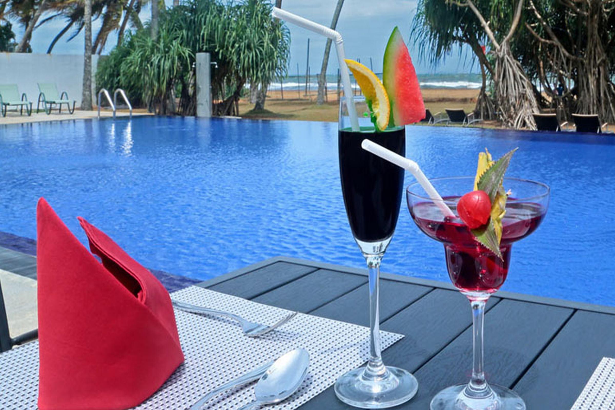 Coco Royal Beach Resort Kalutara Exterior photo