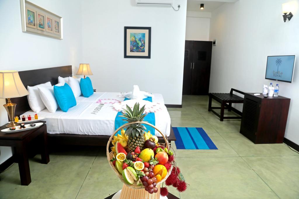 Coco Royal Beach Resort Kalutara Exterior photo
