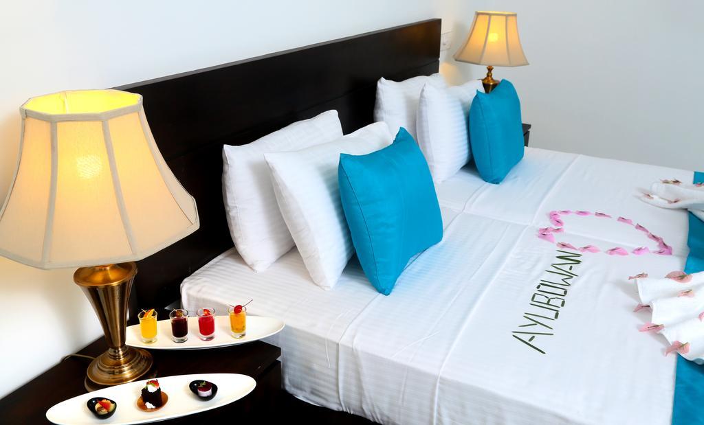 Coco Royal Beach Resort Kalutara Exterior photo