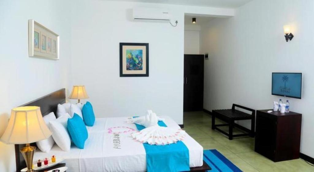 Coco Royal Beach Resort Kalutara Exterior photo