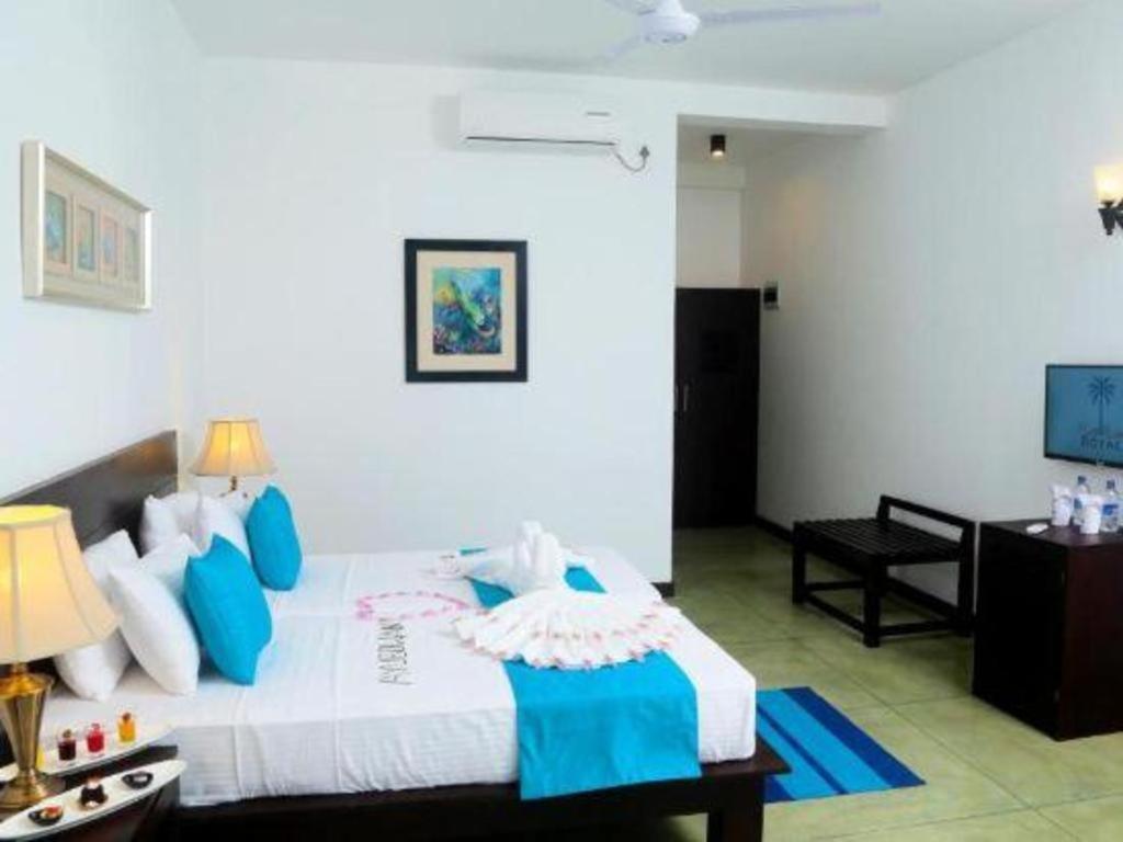 Coco Royal Beach Resort Kalutara Exterior photo