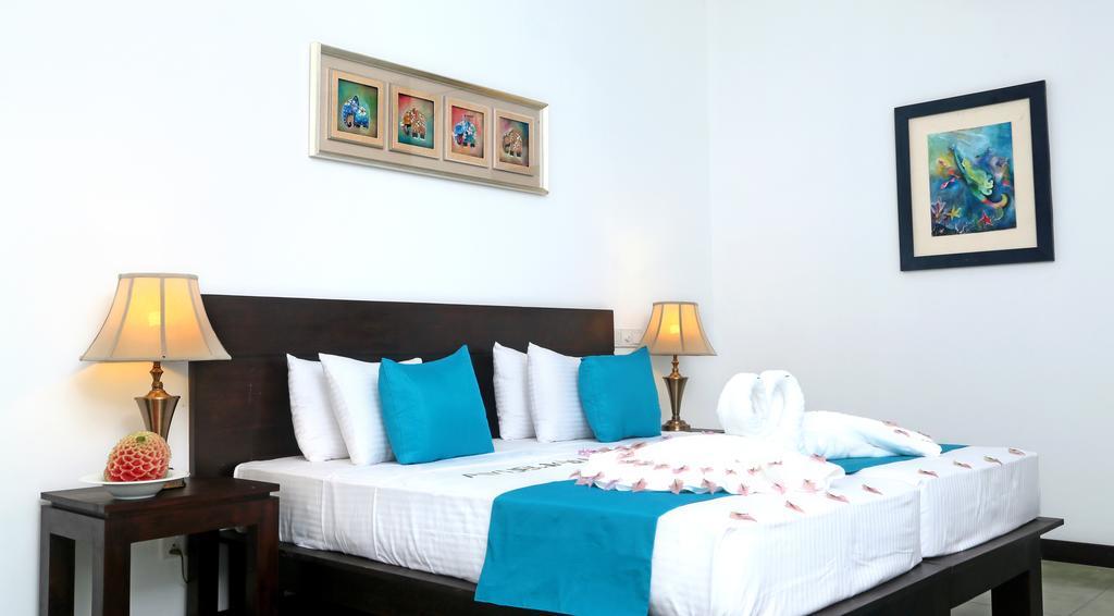 Coco Royal Beach Resort Kalutara Exterior photo