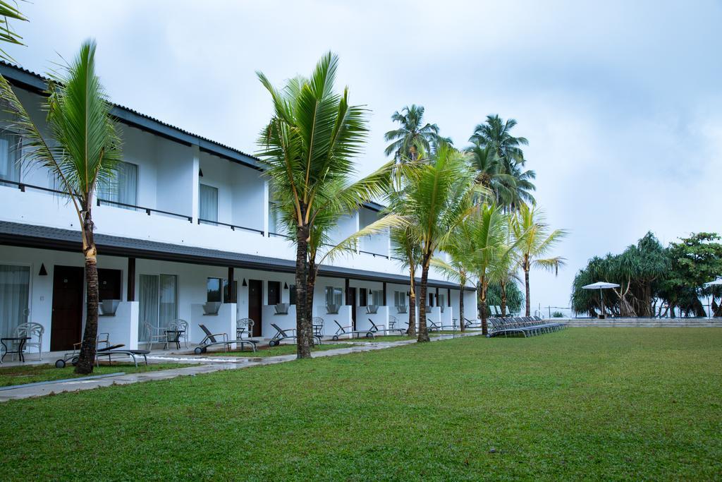 Coco Royal Beach Resort Kalutara Exterior photo
