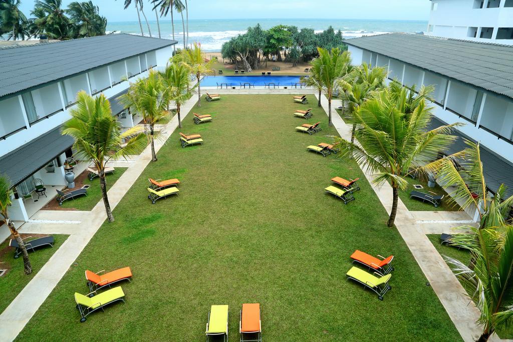 Coco Royal Beach Resort Kalutara Exterior photo