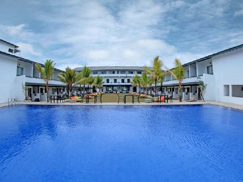 Coco Royal Beach Resort Kalutara Exterior photo